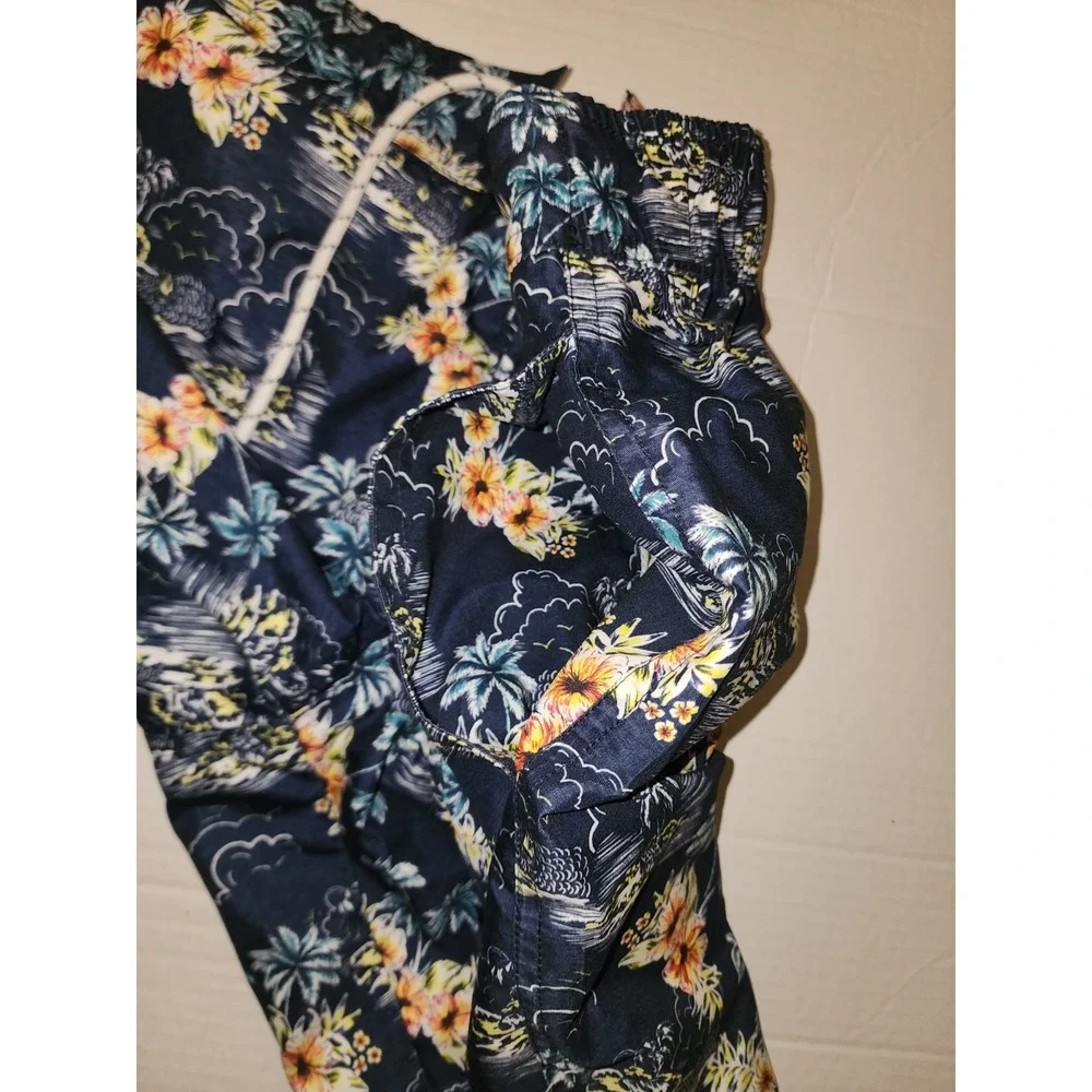 St. John's Bay Men's S Blue Floral Print Swim Shorts Drawstring Size S, Vacation